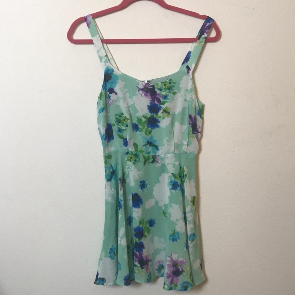 Floral Spring Dress - Picture 3 of 4